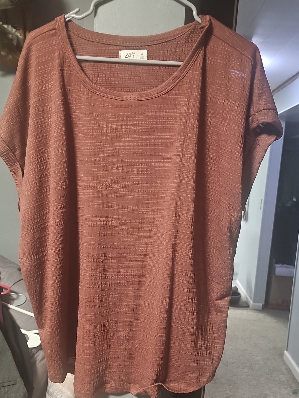 47 Women's Rust Textured Short Sleeve Tee